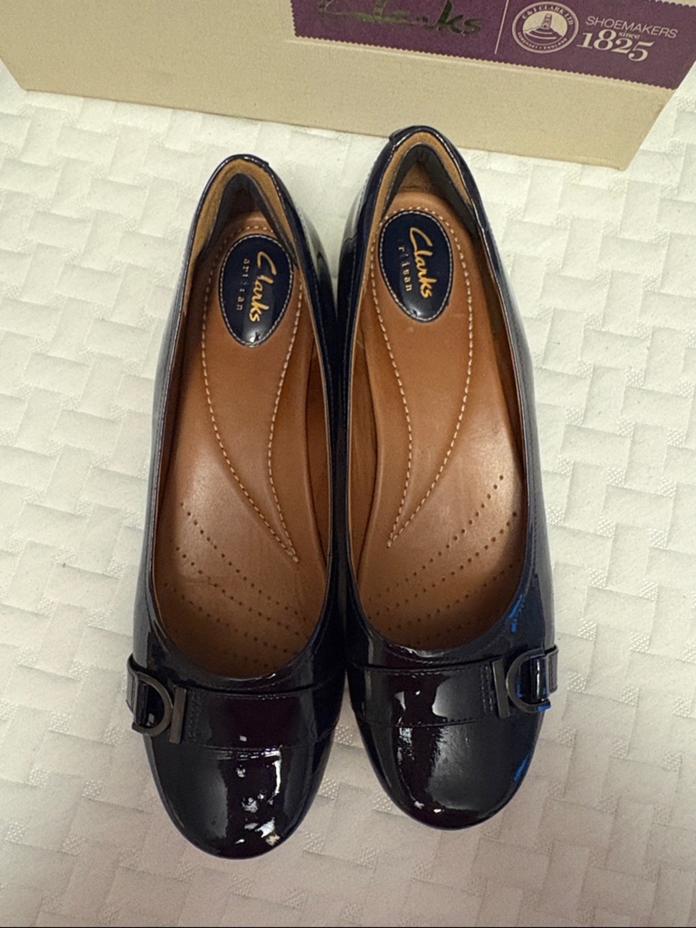 Clarks Women's Navy Patent Flats with Buckle | Size 11 - Picture 3 of 8